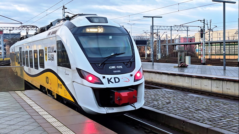 Blisko 1,9 mln zł na dodatkowe pociągi KD przez wrocławskie Swojczyce