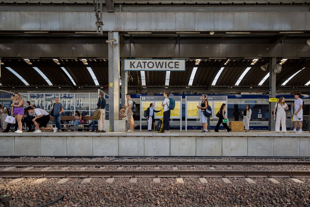 Śląskie: Pociągi PKP IC wciąż omijają Katowice