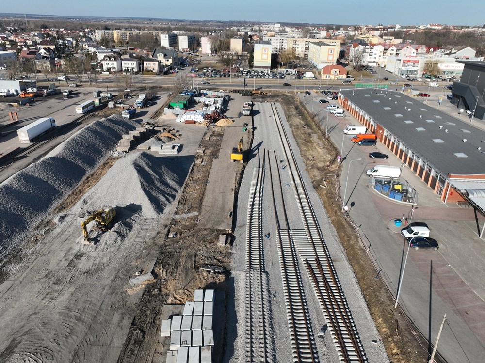 Trwa wymiana torów na trasie Śniadowo – Ostrołęka