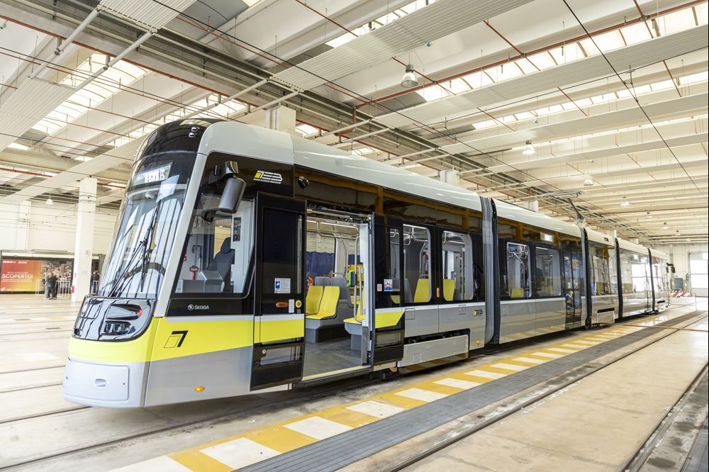 Grupa Škoda prezentuje pierwszy tramwaj dla nowej linii T2 w Bergamo