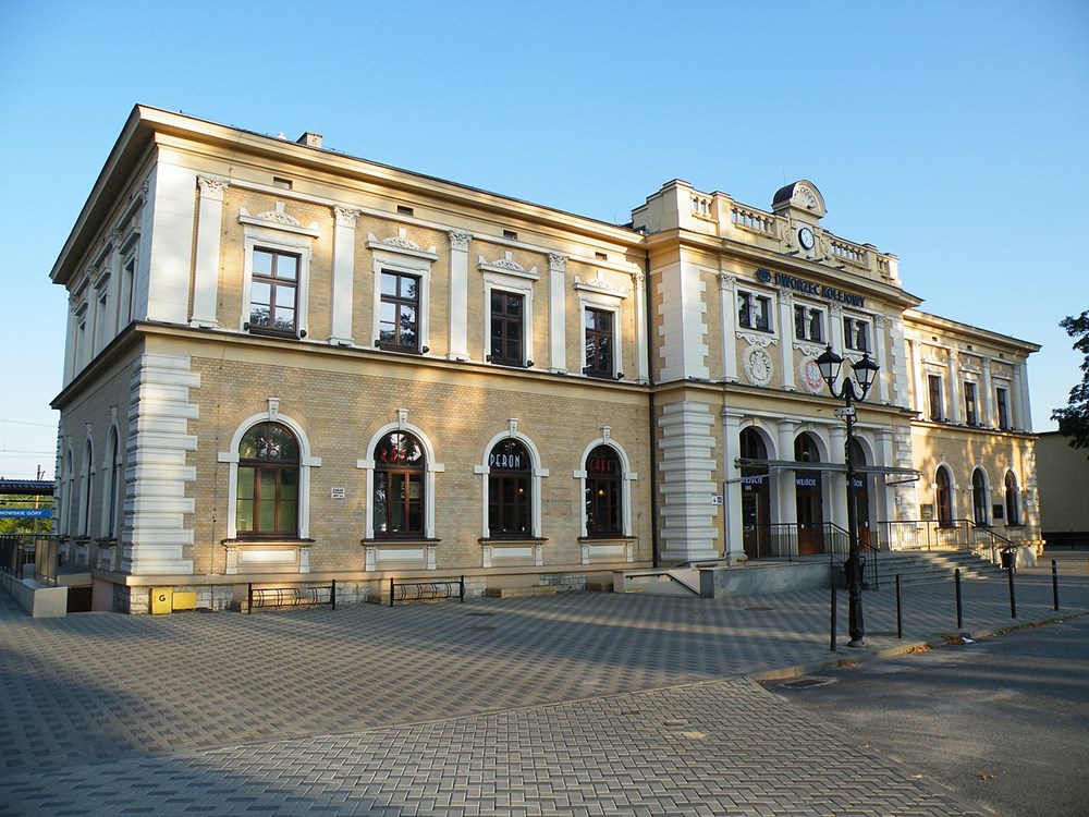 Linia 144: Będzie wymiana torów, ale bez przebudowy peronów