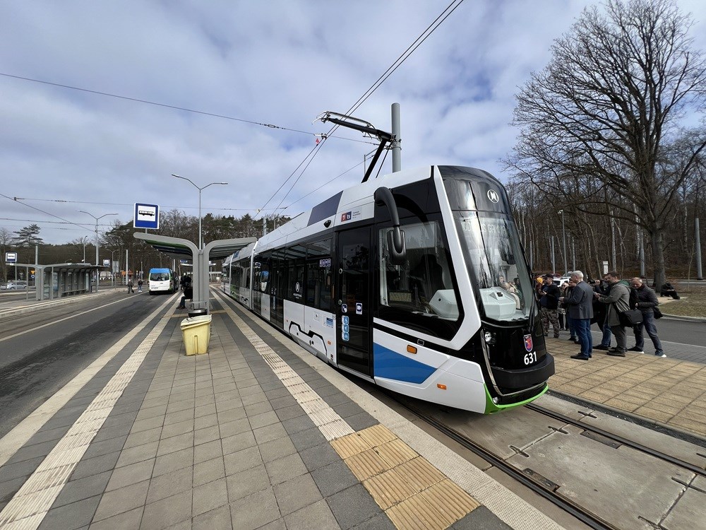 Szczecin pokazuje nowe tramwaje z Modertransu i chce kupować kolejne