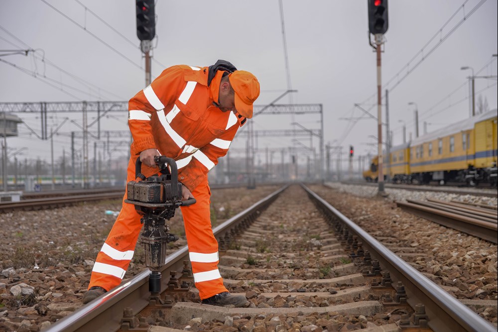 PLK ujawnia średnie wynagrodzenia swoich pracowników