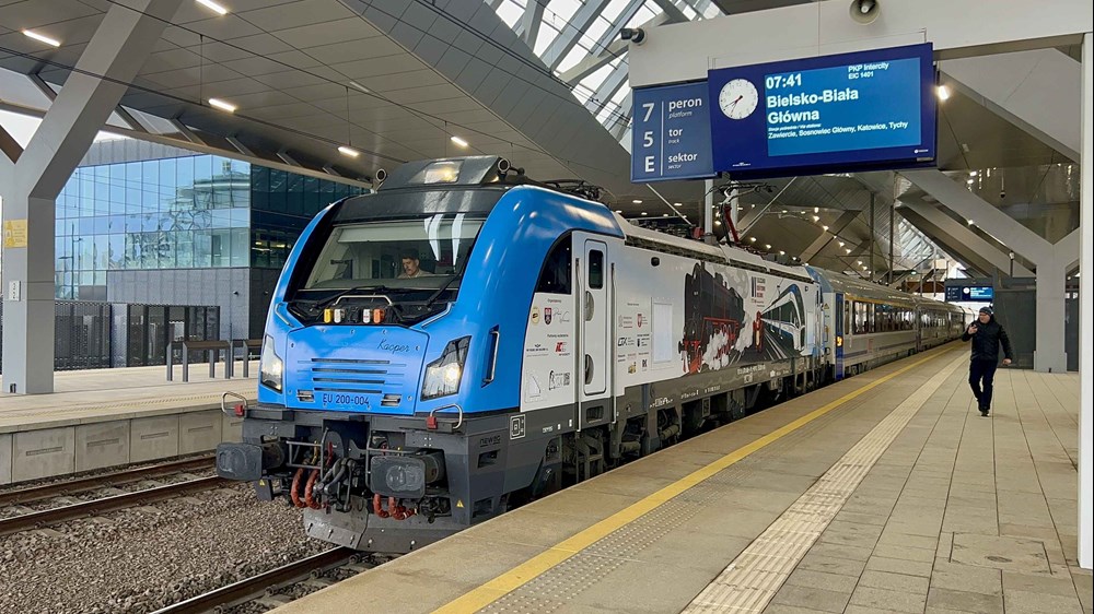 PKP Intercity. Kolejny Griffin 200 z nową okleiną