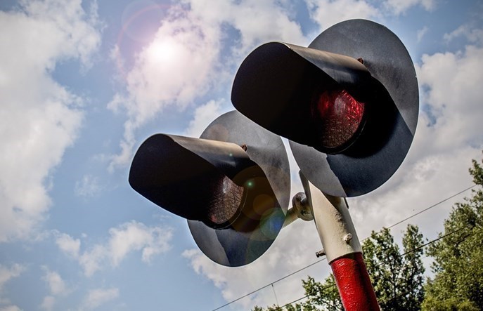 Miętek (ZZMK): Kto i w co gra bezpieczeństwem na polskiej kolei?