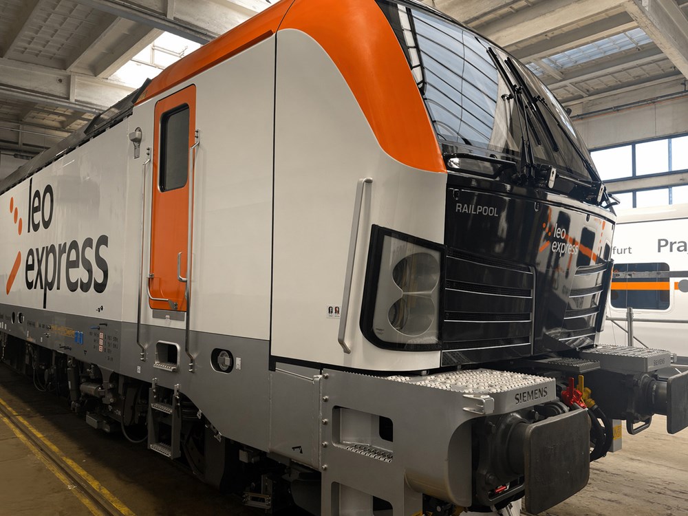 Vectrony z Railpool dla Leo Express w nowym malowaniu
