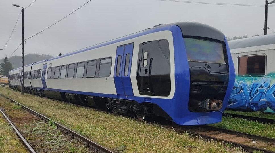 Pierwszy DM90 SKPL już w barwach PKP Intercity