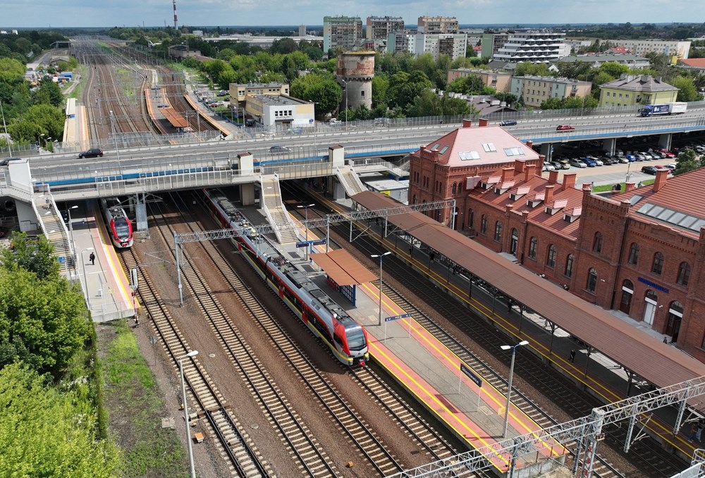 Skierniewice – czytelniejsza informacja i większe bezpieczeństwo dla pasażerów kolei