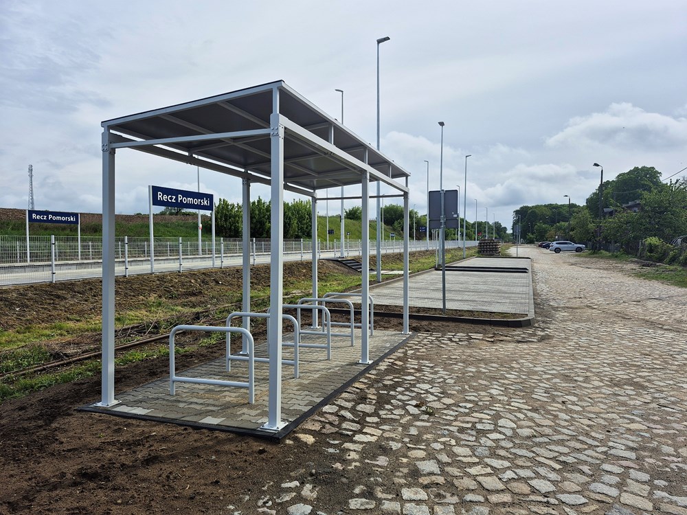 PLK: Nowe parkingi przy przystankach kolejowych w Kołobrzegu i Reczu