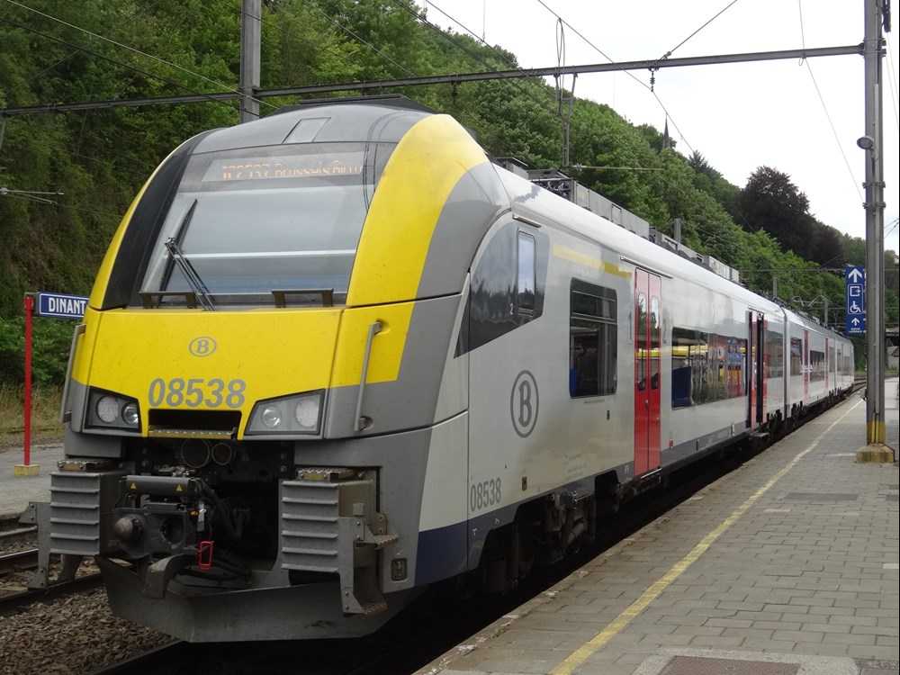 Belgia. Tragiczny wypadek na przejeździe kolejowym