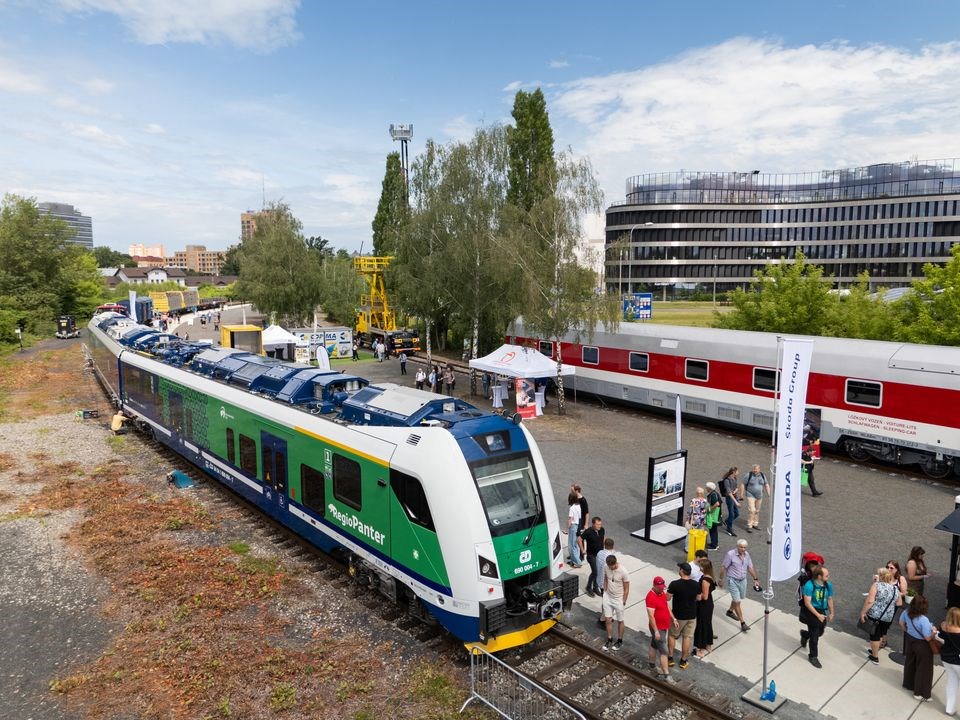 Škoda prezentuje odświeżoną wersję pociągu bateryjnego