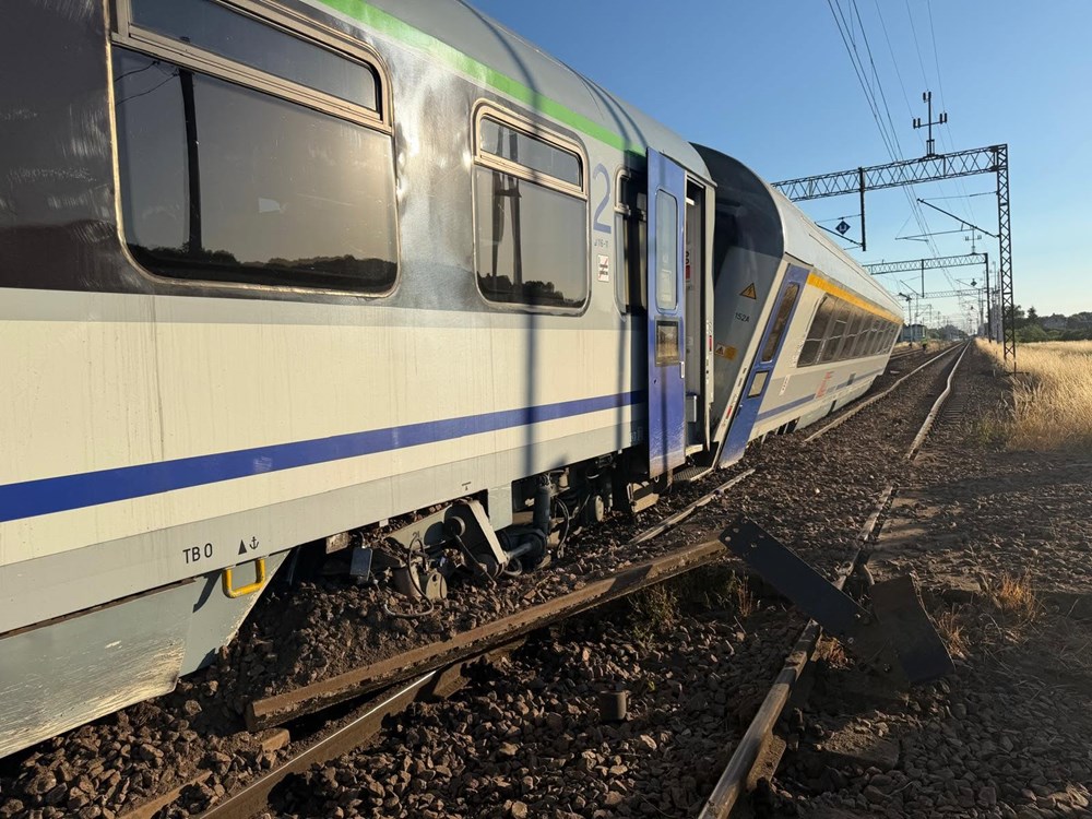 PKP Intercity skasuje wagon po wypadku w Białośliwiu