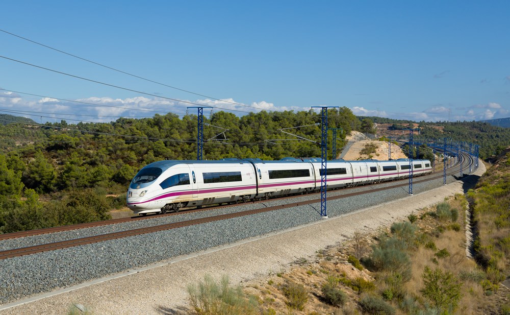 Hitachi i Siemens zawalczą o kontrakt KDP dla Renfe