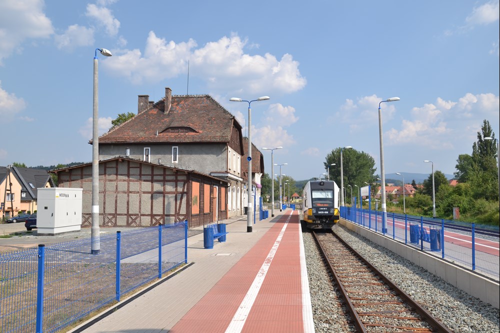 Dworce w Lubaniu Śląskim i Kudowie-Zdrój przejdą modernizacje