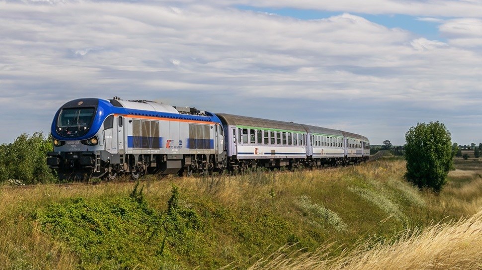 PKP Intercity ma sporą rezerwę spalinową. Skąd więc odwołane pociągi?
