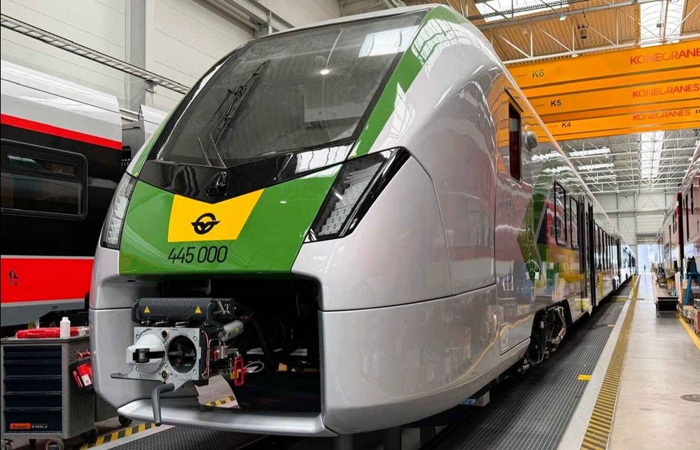 Stadler. Flirty dla Węgier będą kończone w Polsce