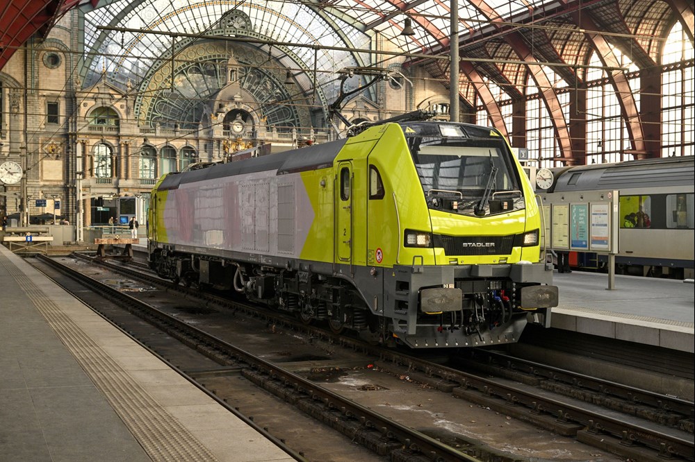 Stadler: Lokomotywa EURO6000 z homologacją na Belgię i Luksemburg