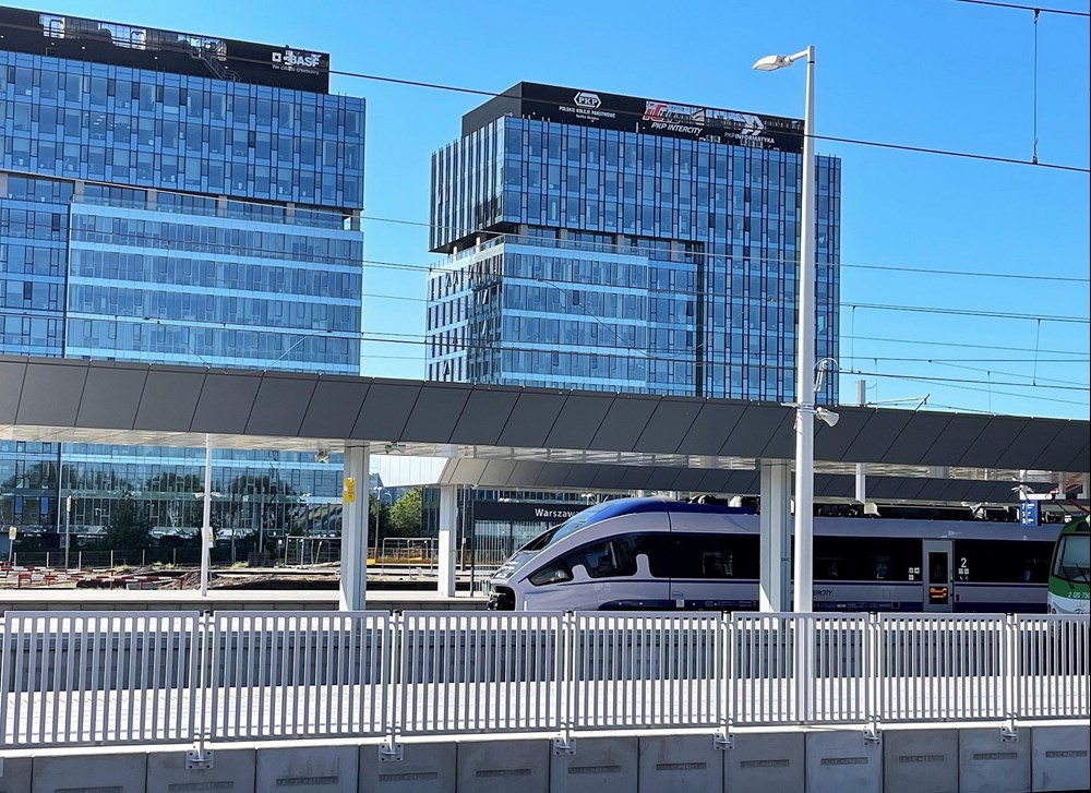 Łódź – Warszawa: Wyniki PKP Intercity wreszcie lepsze niż przed pandemią