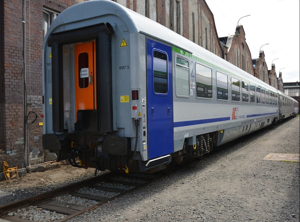 PKP Intercity. Zakup kolejnych używanych wagonów z Niemiec później