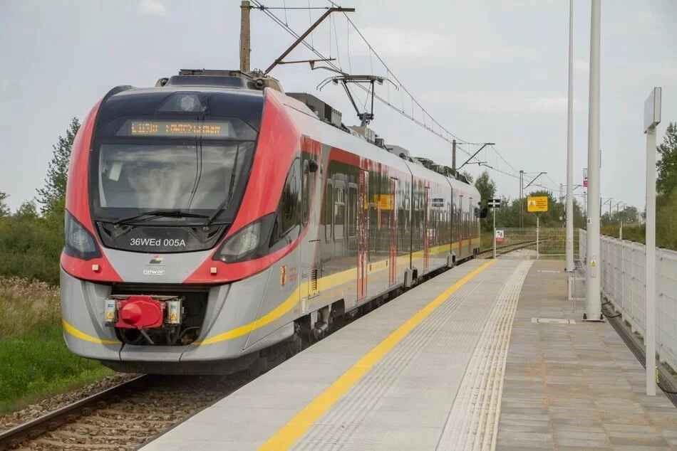 Płock: Problemy ze skomunikowaniami pociągów ŁKA i KM