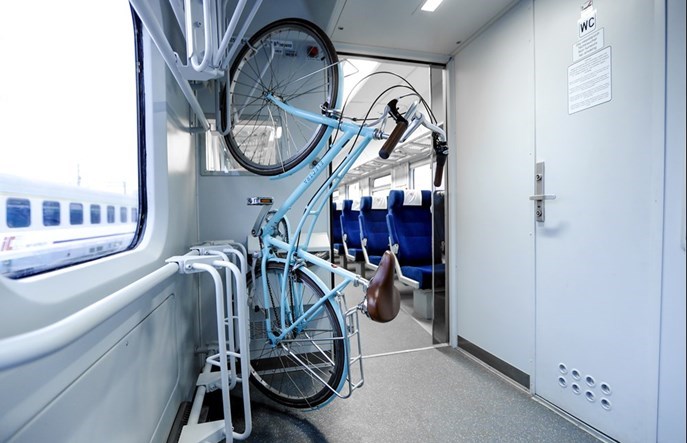 PKP Intercity. Psy przewieziemy taniej, rowery i duży bagaż drożej