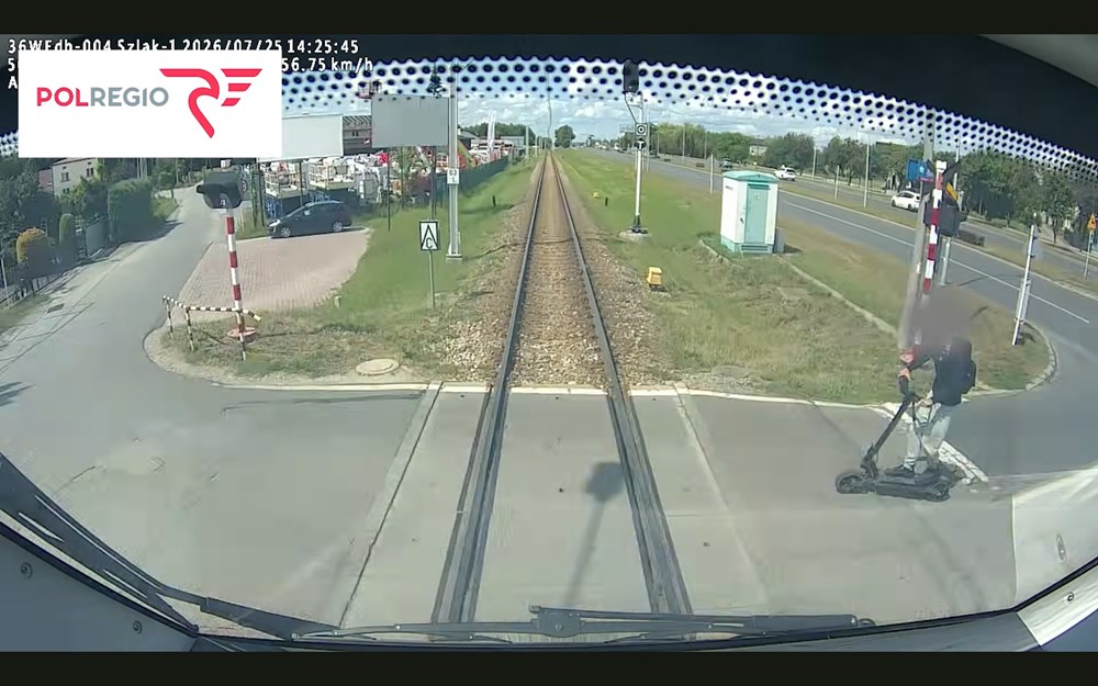 Rzeszów. Nastolatek na hulajnodze kontra pociąg [wideo]