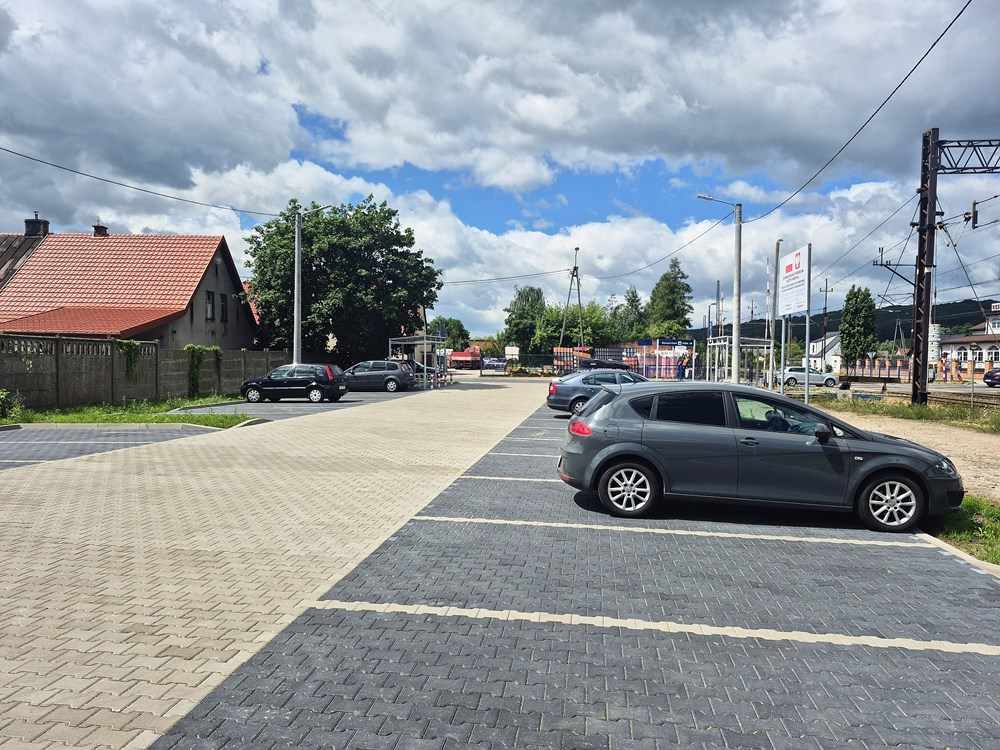 PLK oddała do użytku kolejne parkingi. Piła, Jastrowie, Osiek nad Notecią