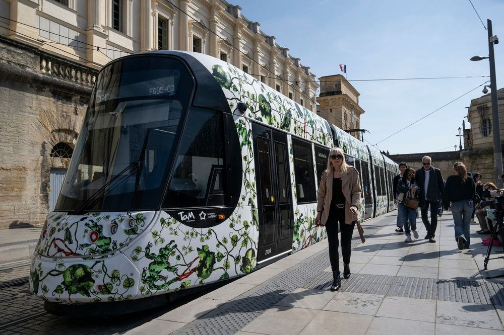 CAF z kontraktem na 15 tramwajów dla paryskiej linii T13