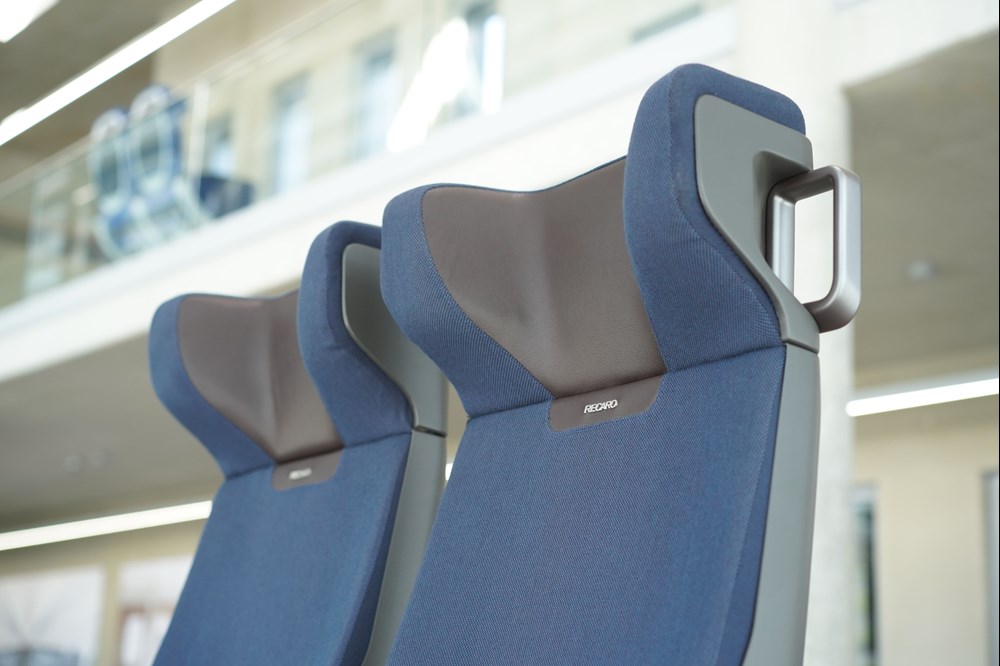 RECARO Rail przyspiesza rozwój dzięki wprowadzeniu nowego produktu i rozbudowie możliwości operacyjnych