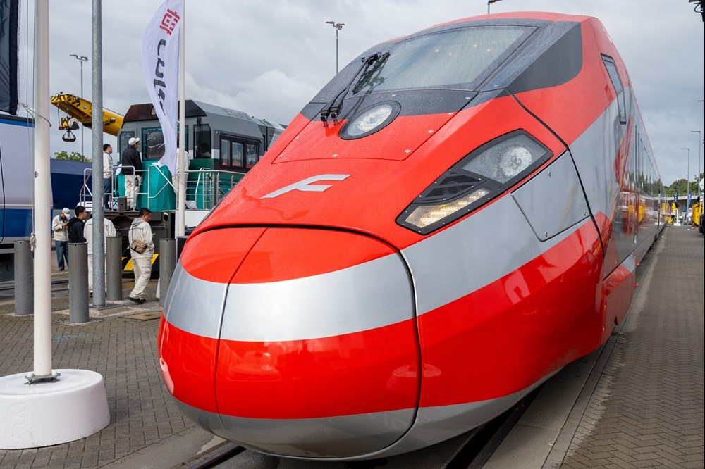 Koleje Włoskie na InnoTrans: Nowy tabor i... drony