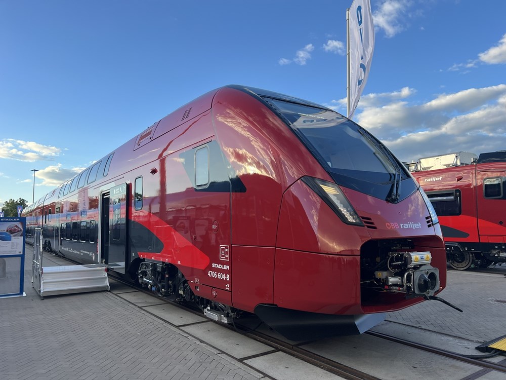 InnoTrans. Stadler pokazał piętrowego Railjeta Kolei Austriackich