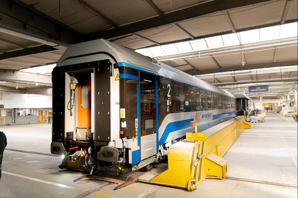 Kiedy zobaczymy wnętrza nowych wagonów FPS dla PKP Intercity?