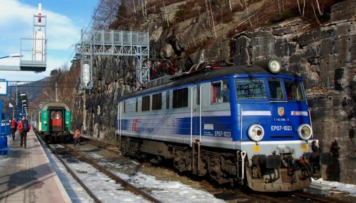 PKP Intercity kończy przetarg na naprawę lokomotyw