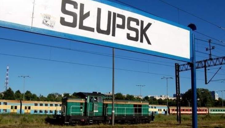 Uniewinniono aktywistkę walczącą o dwa tory do Słupska. Biedroń: Dobrze się stało