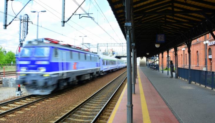Co trzeci pociąg na polskich torach zanotował spóźnienie w 2016 r.