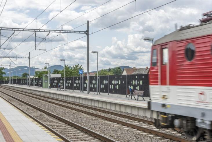 Dźwiękoszczelna ściana noba łączy ludzi Dźwiękoszczelna ściana noba łączy ludzi