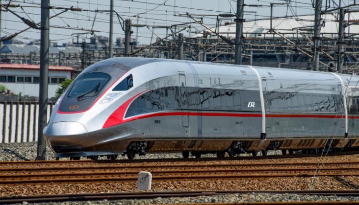 Nowe chińskie pociągi w normalnym ruchu z pasażerami. Pojadą 350 km/h