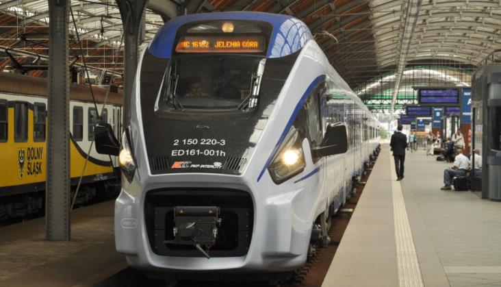 Sześć par pociągów PKP Intercity między Wrocławiem a Jelenią Górą od grudnia 2017