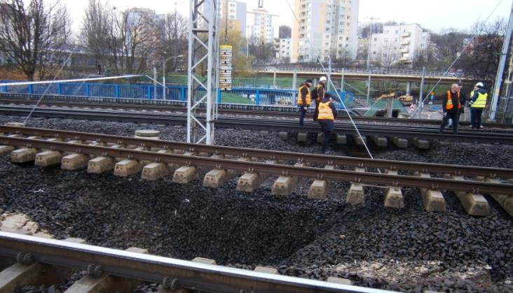 Podmycie torów przy stacji Gdynia Główna. Udrożniono część torów dalekobieżnych [aktualizacja]