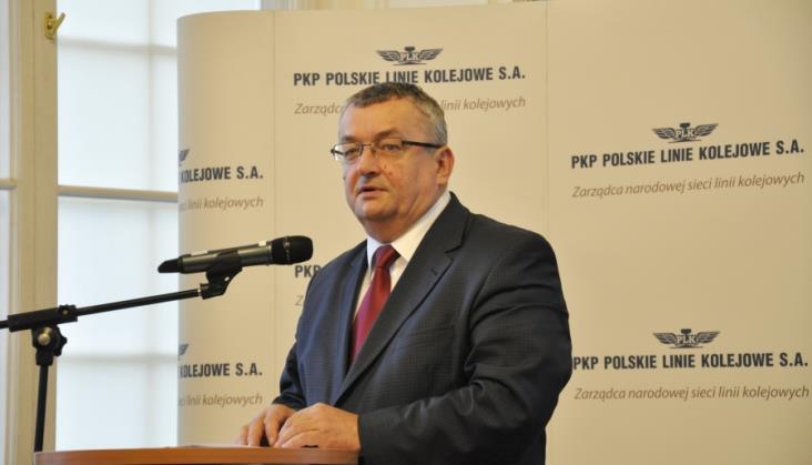Minister Adamczyk mówił o polskiej kolei. PiS klaskał, opozycja krytykowała