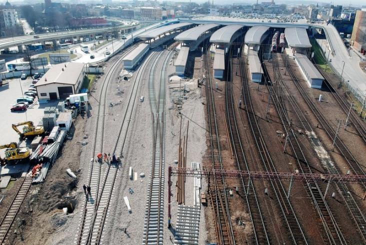 Już po nowych torach. Kolejny etap prac w rejonie stacji Kraków Główny Już po nowych torach. Kolejny etap prac w rejonie stacji Kraków Główny