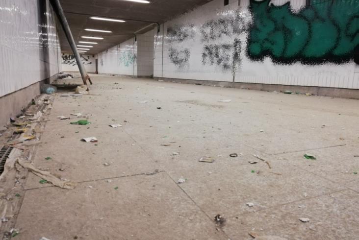 Tunel na stacji  Warszawa Włochy jeszcze nie oddany, a już zdemolowany [zdjęcia]