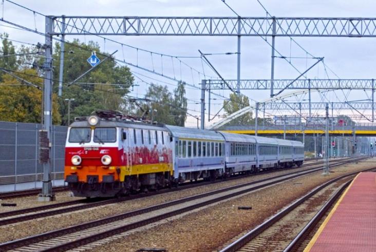 PKP Intercity: Skąd wzięła się inna cena biletu w pociągu i w internecie? PKP Intercity: Skąd wzięła się inna cena biletu w pociągu i w internecie?