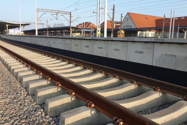 Przebudowa linii Opole – Kędzierzyn-Koźle blisko półmetka Przebudowa linii Opole – Kędzierzyn-Koźle blisko półmetka