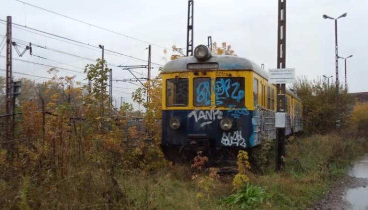 Polregio proponują miłośnikom kolei nową umowę dzierżawy. W cenie remont EN57 001