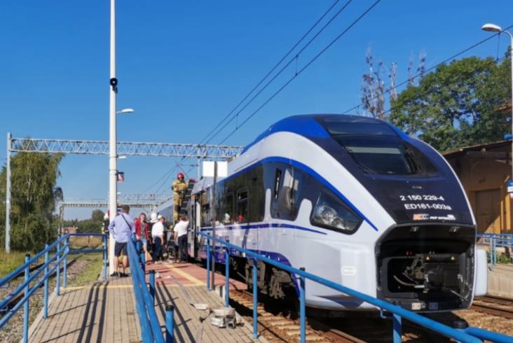 Problemy w IC Panorama. Pasażerowie opuścili skład, awaria Darta „niewielka" Problemy w IC Panorama. Pasażerowie opuścili skład, awaria Darta „niewielka"