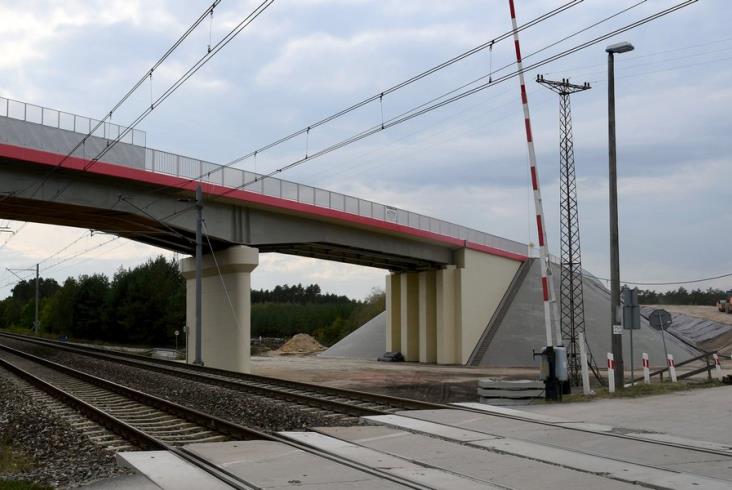 Powstały dwa nowe wiadukty nad CMK Powstały dwa nowe wiadukty nad CMK
