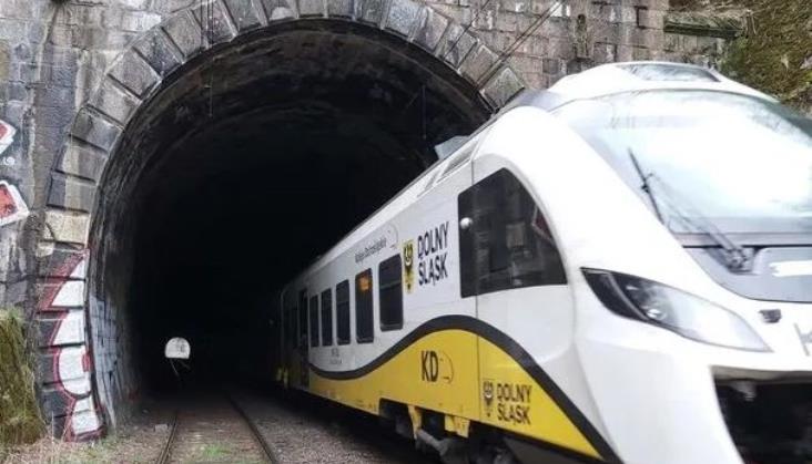 Tunel pod Górą Tunelową: Oferta spółki PLK za droga dla PLK