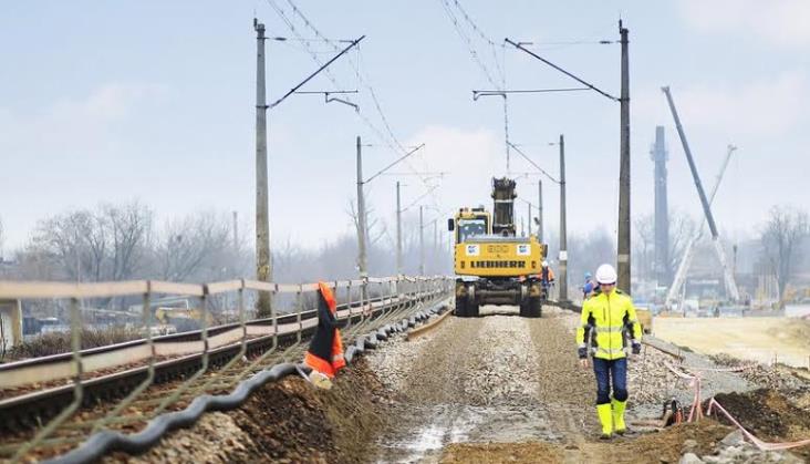 Rozpoczęła się budowa torów na krakowskiej łącznicy