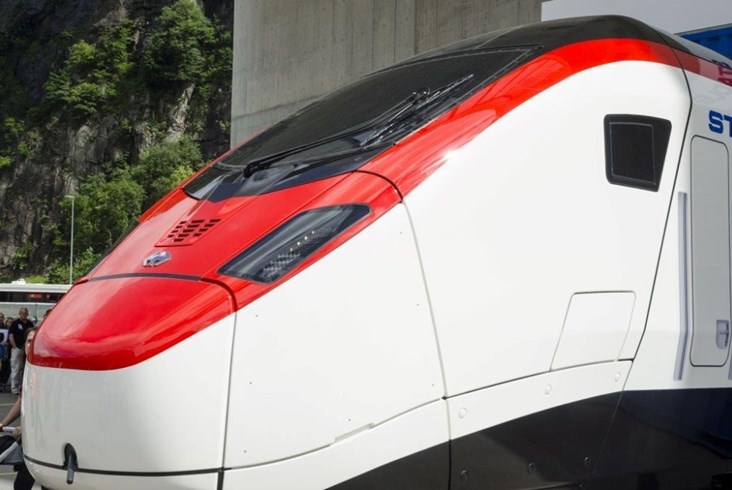 Giruno – pociąg Stadlera, którym pojedziemy przez Alpy